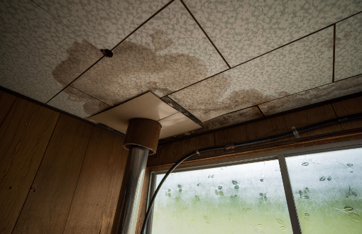 屋根の雨漏りの原因と対策 画像