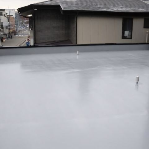 屋上防水のDIYは可能？リスクと判断基準を解説 アイキャッチ画像